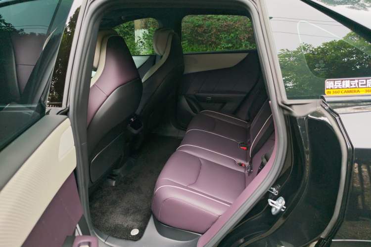 Used Mazda EZ-60 2025 Model Range-Extended 200 Max Left Rear Seat