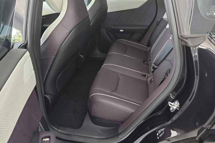 Used Mazda EZ-60 2025 Model Pure Electric 600 Max Left Rear Seat