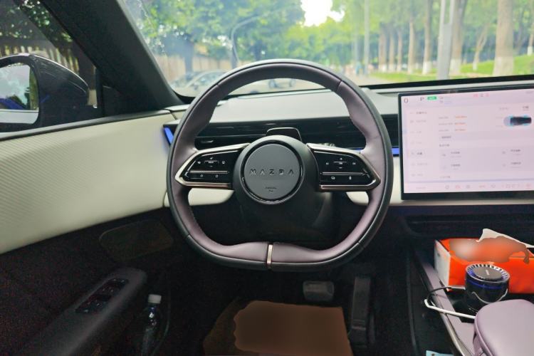 Used Mazda EZ-60 2025 Model Range-Extended 200 Max Steering Wheel