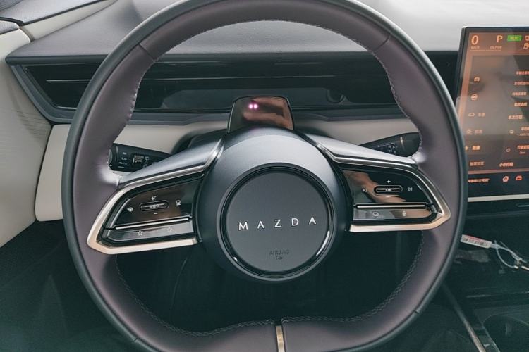 Used Mazda EZ-60 2025 Model Range-Extended 200 Max Steering Wheel
