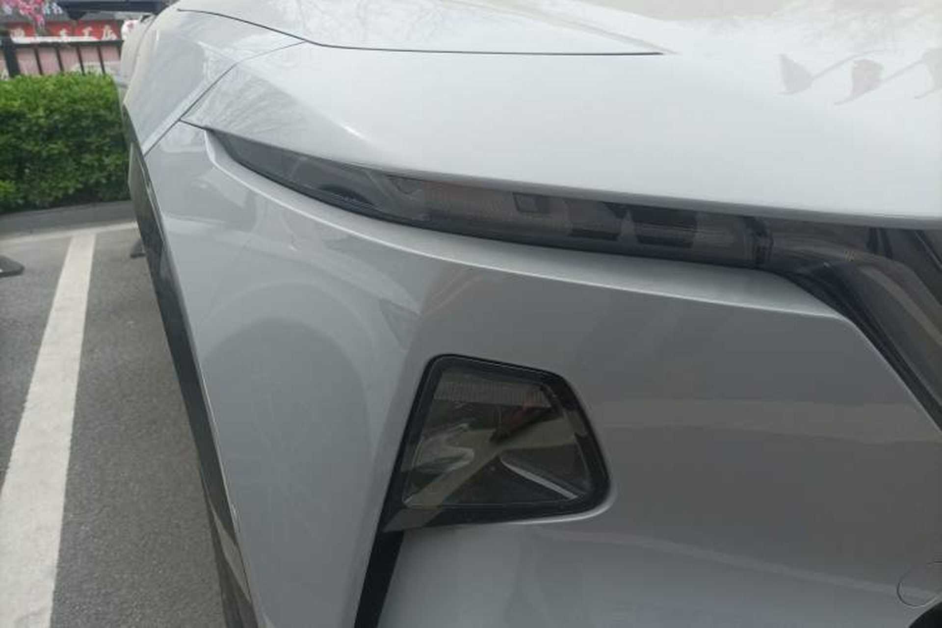 Used Mazda EZ-60 2025 Model Range-Extended 200 Max Right Front Headlight