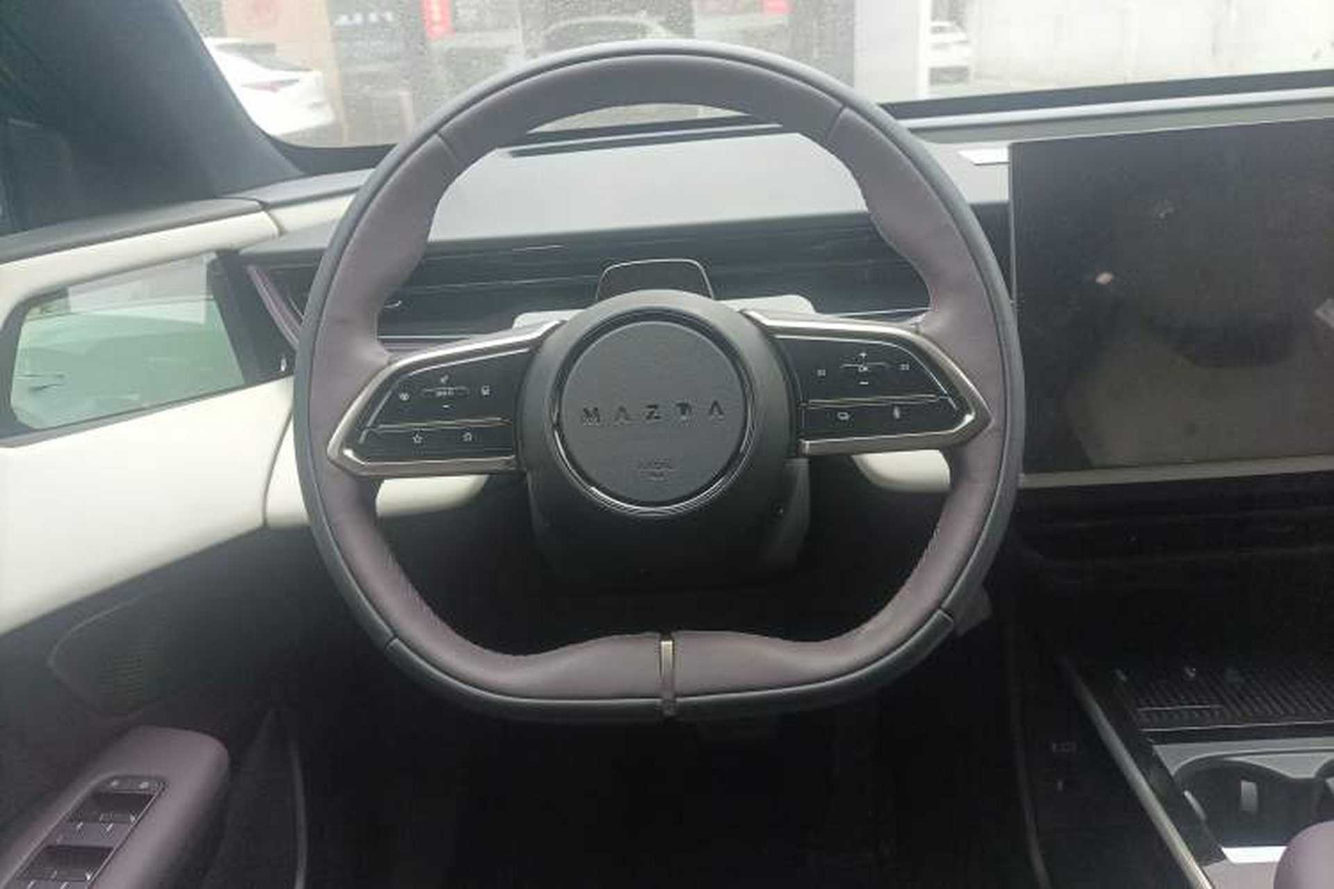 Used Mazda EZ-60 2025 Model Range-Extended 200 Max Steering Wheel