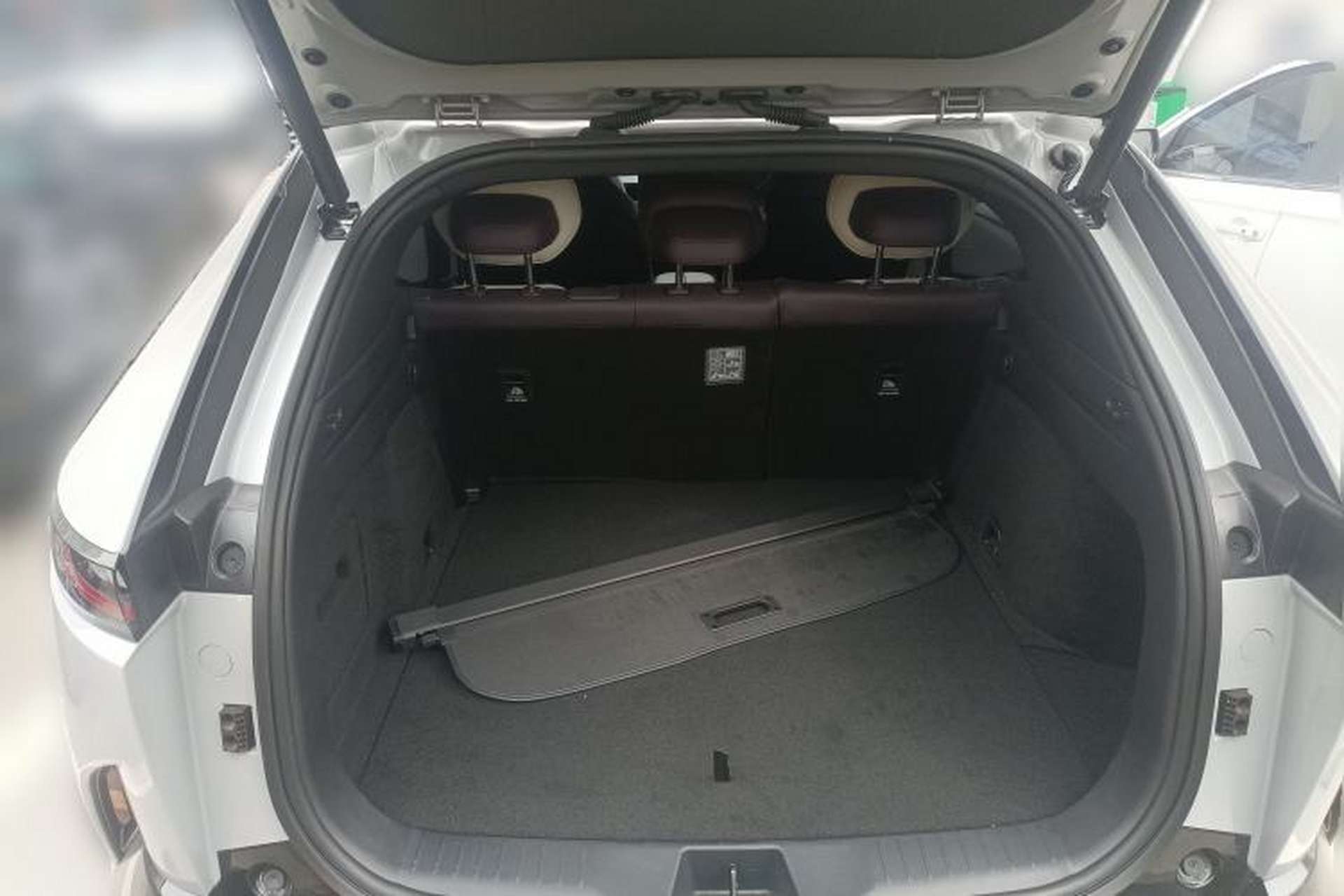 Used Mazda EZ-60 2025 Model Range-Extended 200 Max Trunk