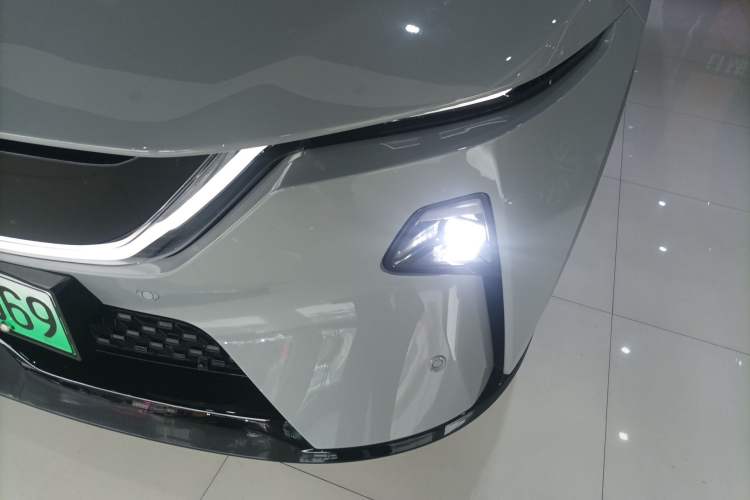 Used Mazda EZ-60 2025 Model Range-Extended 200 Max Left Front Headlight