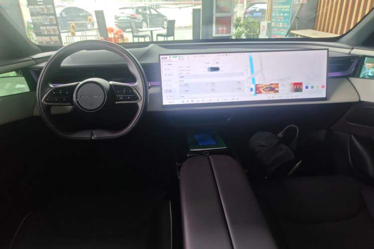 Used Mazda EZ-60 2025 Model Range-Extended 200 Pro Center Console