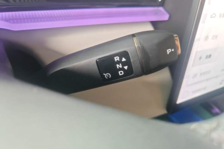 Used Mazda EZ-60 2025 Model Range-Extended 200 Pro Gear Lever