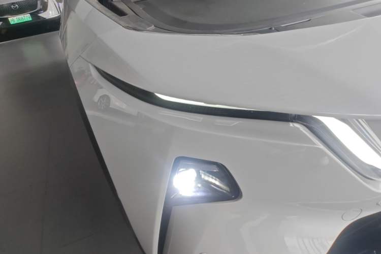 Used Mazda EZ-60 2025 Model Range-Extended 200 Pro Right Front Headlight
