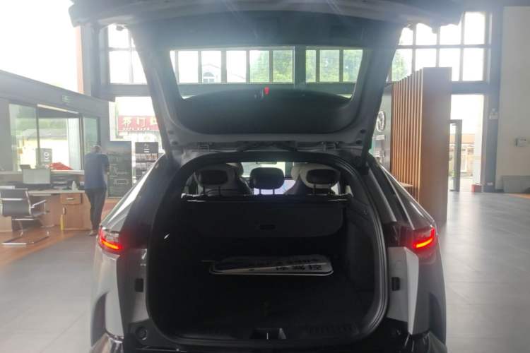 Used Mazda EZ-60 2025 Model Range-Extended 200 Pro Trunk