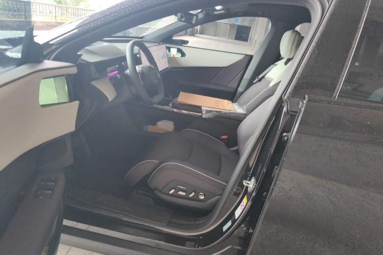 Used Mazda EZ-60 2025 Model Range-Extended 200 Max Driver Seat