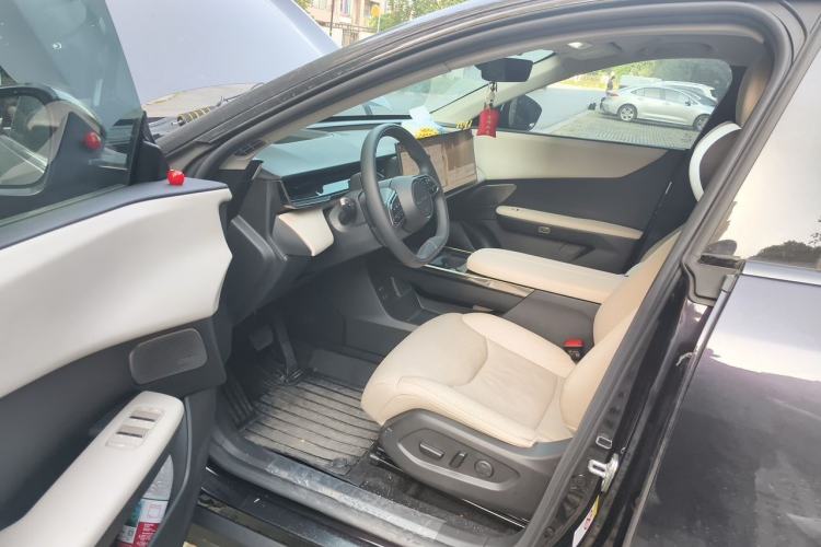 Used Mazda EZ-60 2025 Model Range-Extended 200 Pro Driver Seat