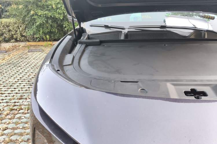 Used Mazda EZ-60 2025 Model Range-Extended 200 Pro Engine Bay Right