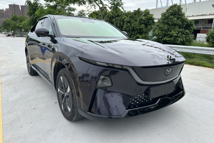 Used Mazda EZ-60 2025 Model Range-Extended 200 Pro Exterior 2