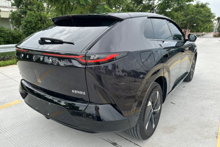 Used Mazda EZ-60 2025 Model Range-Extended 200 Pro Exterior 5