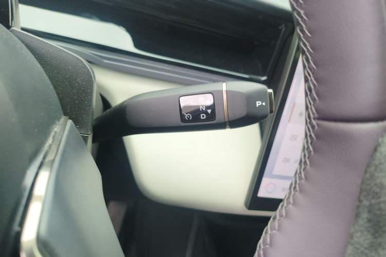 Used Mazda EZ-60 2025 Model Range-Extended 200 Max Gear Lever