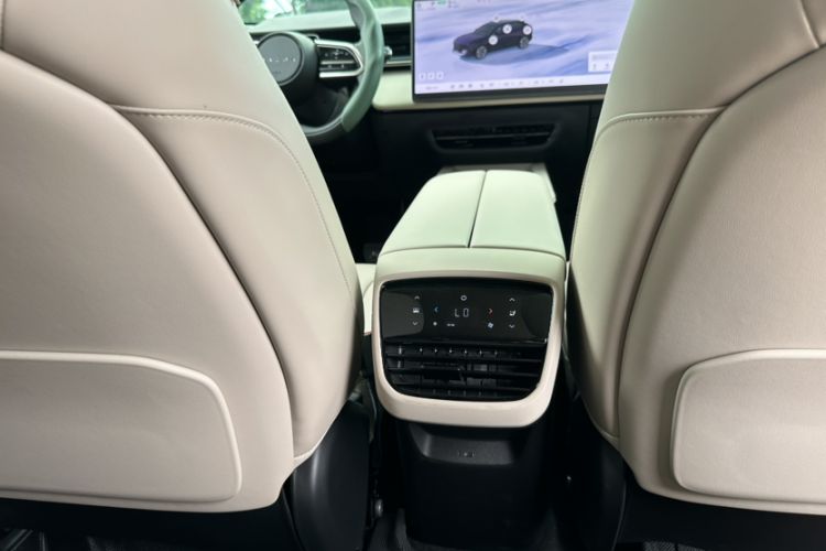 Used Mazda EZ-60 2025 Model Range-Extended 200 Pro Interior 2