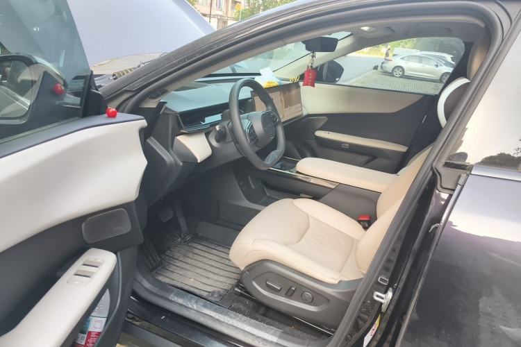 Used Mazda EZ-60 2025 Model Range-Extended 200 Pro Interior 3