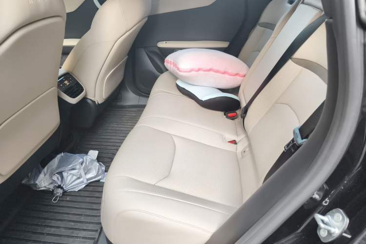 Used Mazda EZ-60 2025 Model Range-Extended 200 Pro Interior 4