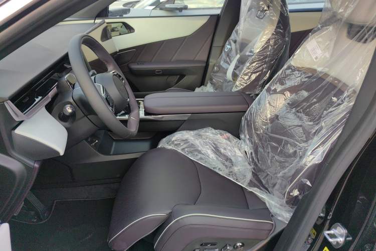 Used Mazda EZ-60 2025 Model Pure Electric 600 Max Left Front Seat