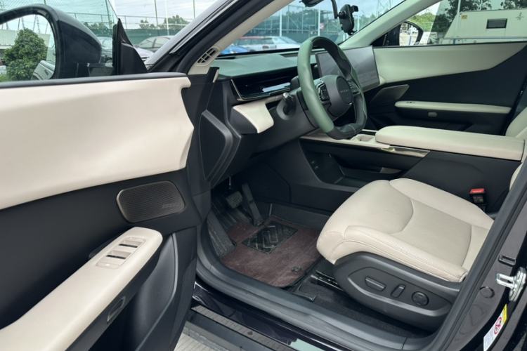 Used Mazda EZ-60 2025 Model Range-Extended 200 Pro Left Front Seat