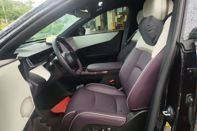 Used Mazda EZ-60 2025 Model Range-Extended 200 Max Left Front Seat