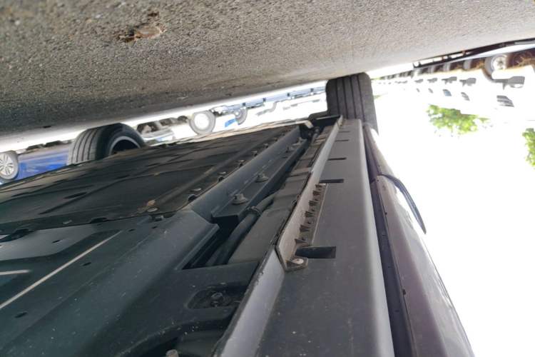 Used Mazda EZ-60 2025 Model Range-Extended 200 Pro Left Side Sill