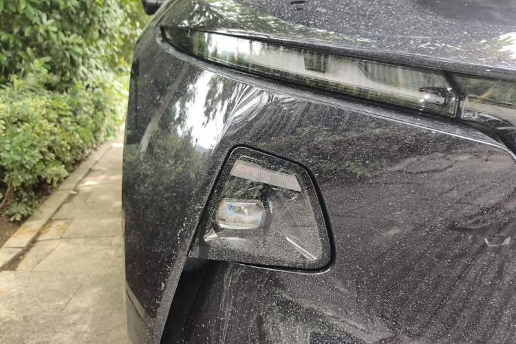 Used Mazda EZ-60 2025 Model Range-Extended 200 Max Right Front Headlight