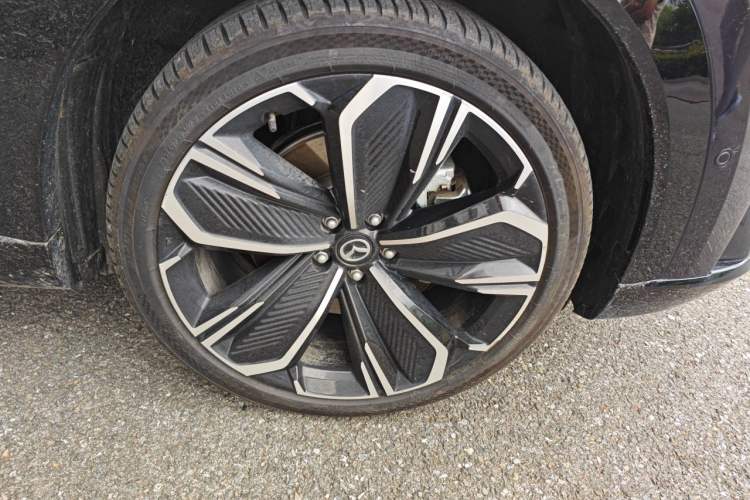 Used Mazda EZ-60 2025 Model Pure Electric 600 Max Right Front Wheel Hub