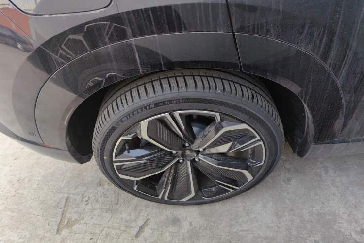 Used Mazda EZ-60 2025 Model Pure Electric 600 Max Right Rear Wheel Hub