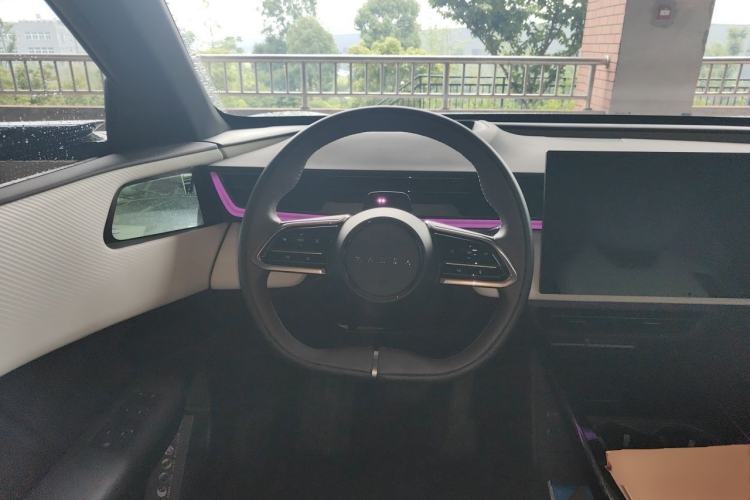 Used Mazda EZ-60 2025 Model Range-Extended 200 Max Steering Wheel