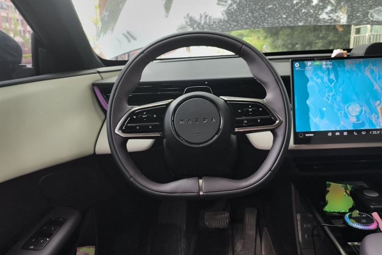 Used Mazda EZ-60 2025 Model Range-Extended 200 Max Steering Wheel