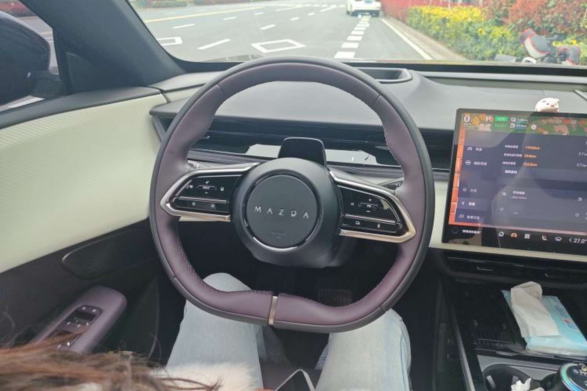 Used Mazda EZ-60 2025 Model Range-Extended 200 Max Steering Wheel