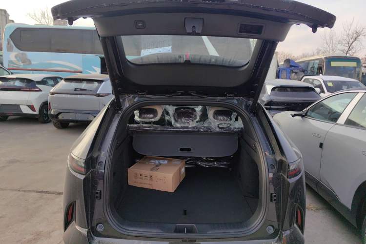 Used Mazda EZ-60 2025 Model Pure Electric 600 Max Trunk