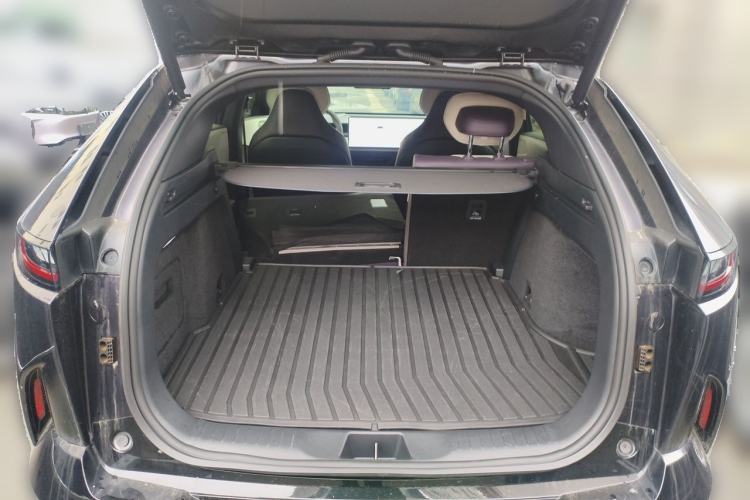 Used Mazda EZ-60 2025 Model Range-Extended 200 Max Trunk