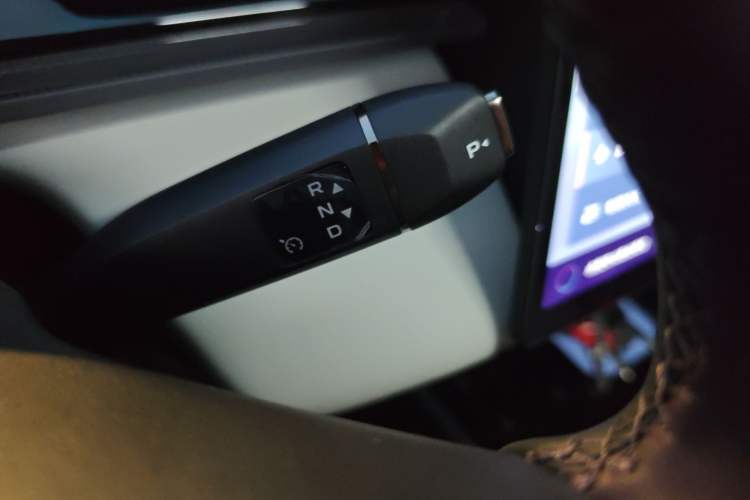 Used Mazda EZ-60 2025 Model Range-Extended 200 Max Gear Lever
