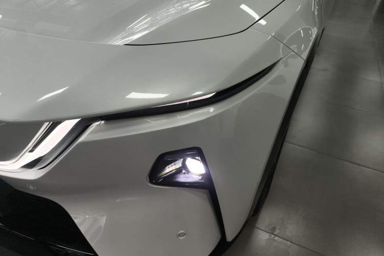 Used Mazda EZ-60 2025 Model Range-Extended 200 Max Left Front Headlight