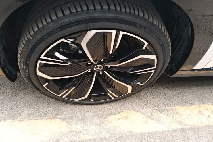 Used Mazda EZ-60 2025 Model Range-Extended 200 Max Left Front Wheel Hub