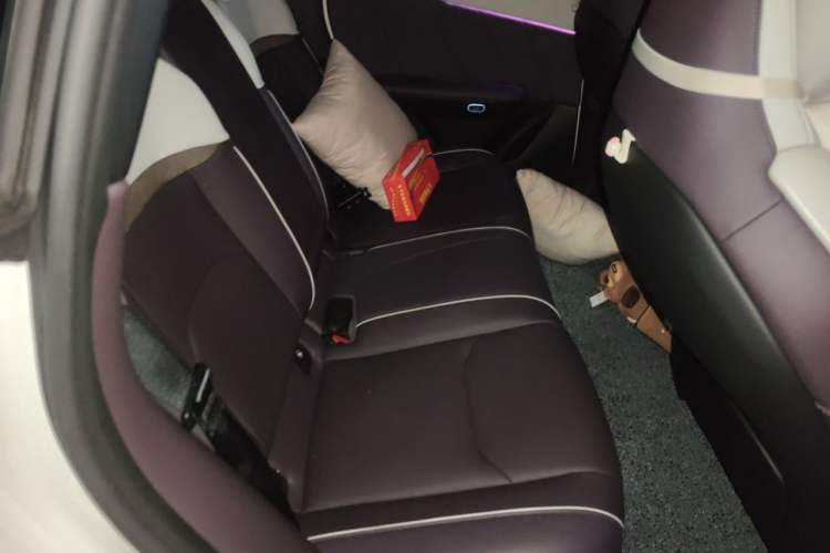 Used Mazda EZ-60 2025 Model Range-Extended 200 Max Left Rear Seat