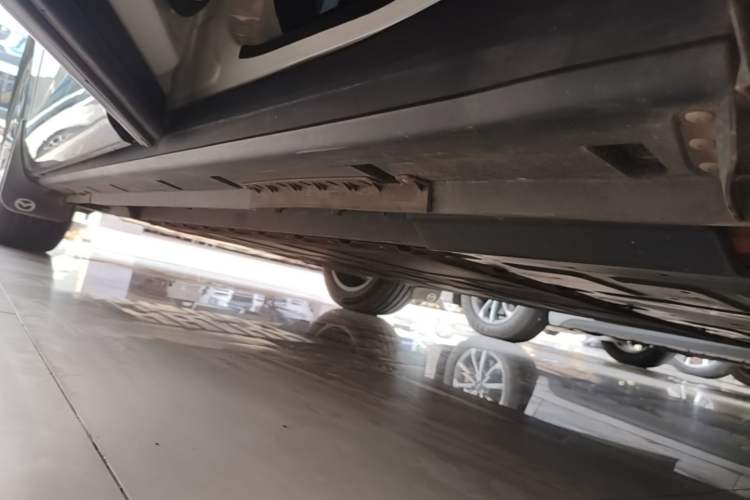 Used Mazda EZ-60 2025 Model Range-Extended 200 Air+ Left Side Sill