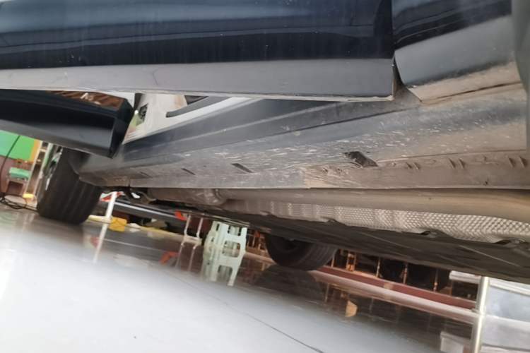 Used Mazda EZ-60 2025 Model Range-Extended 200 Air+ Right Side Sill