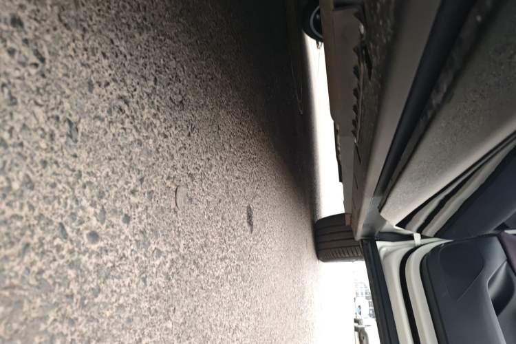 Used Mazda EZ-60 2025 Model Range-Extended 200 Max Right Side Sill