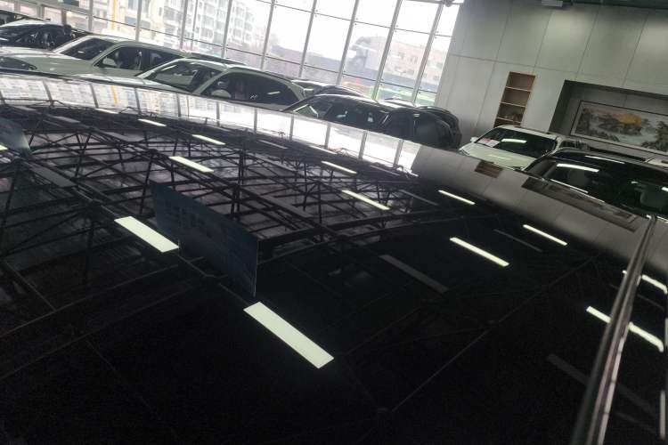 Used Mazda EZ-60 2025 Model Range-Extended 200 Max Roof