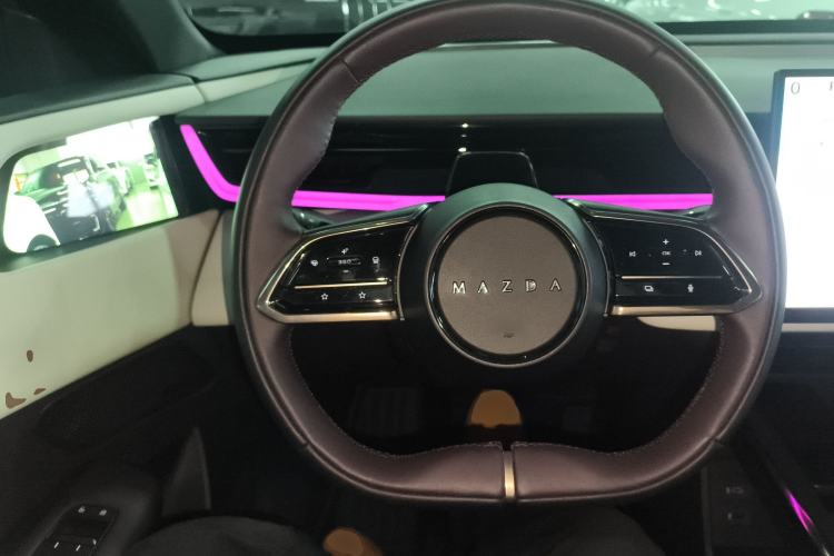 Used Mazda EZ-60 2025 Model Range-Extended 200 Max Steering Wheel