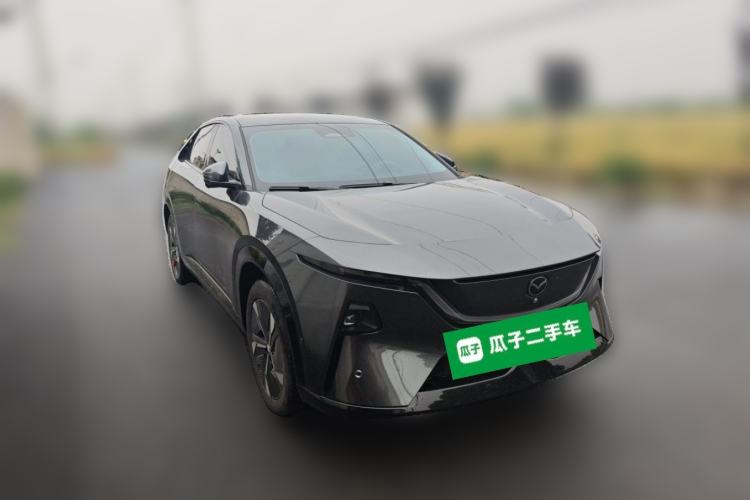 Used Mazda EZ-60 2026 Model Range: Extended-Range 200 Pro Front Right 45 Deg