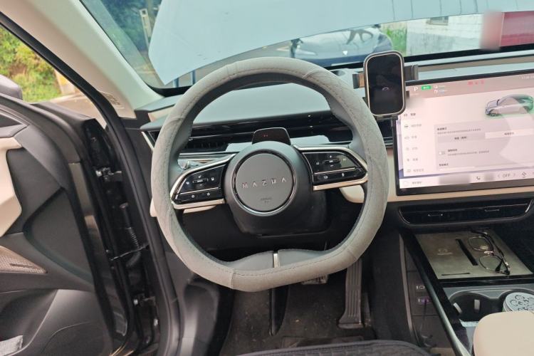 Used Mazda EZ-60 2026 Model Range: Extended-Range 200 Pro Steering Wheel