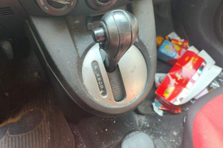 Used Mazda 2 2007 1.3L Automatic Standard Edition Gear Lever
