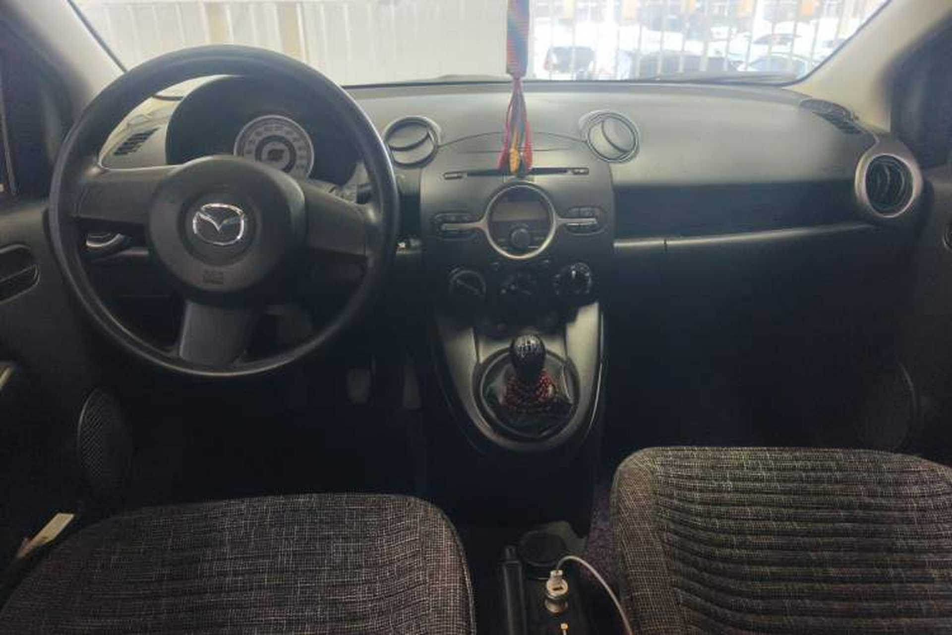 Used Mazda 2 2007 1.3L Manual Standard Edition Center Console