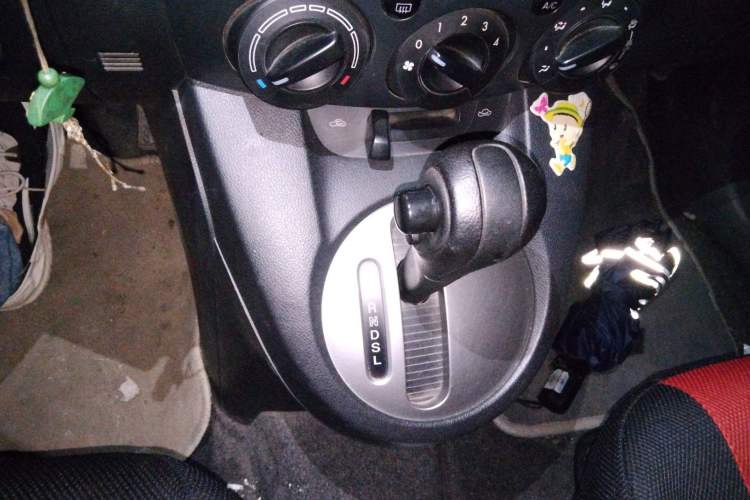 Used Mazda 2 2007 1.3L Automatic Standard Edition Gear Lever