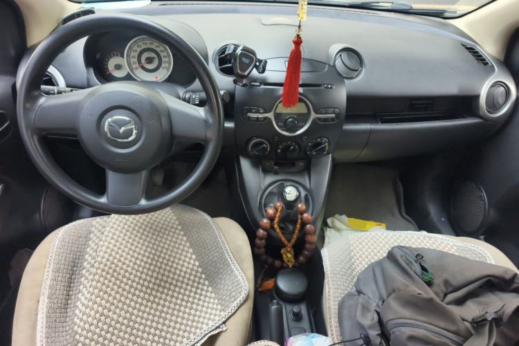 Used Mazda 2 2008 1.3L Manual Standard Edition Center Console