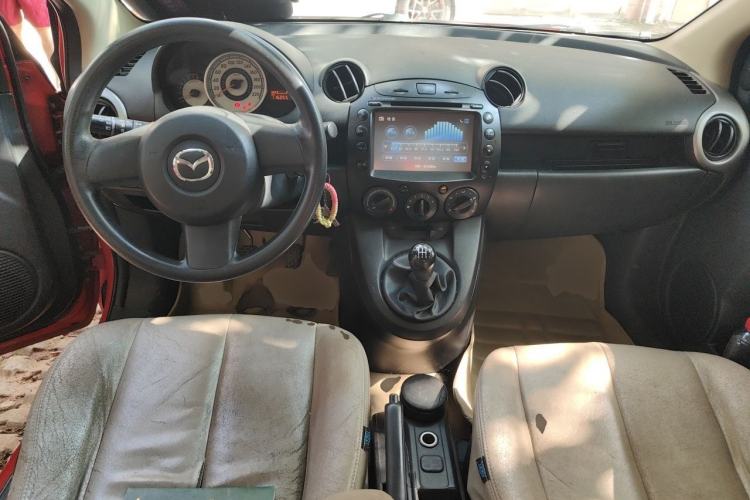 Used Mazda 2 2008 1.5L Manual Fashion Edition Center Console