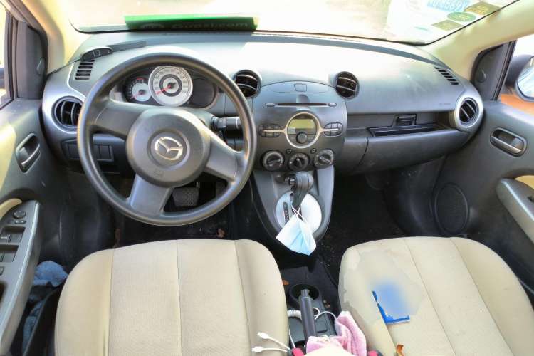 Used Mazda 2 2008 1.5L Automatic Fashion Edition Center Console